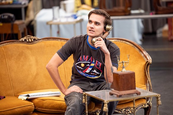 Will McDonald joue le duplicite Tom Ripley dans le talentueux M. Ripley.