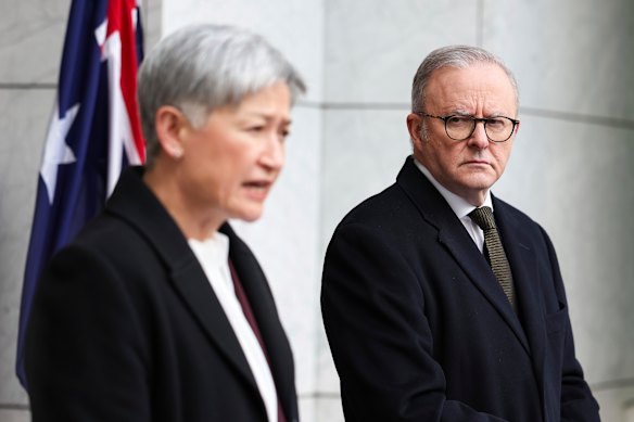 Le ministre des Affaires étrangères, Penny Wong, et le Premier ministre Anthony Albanese annoncent la décision de reconnaître la Palestine.