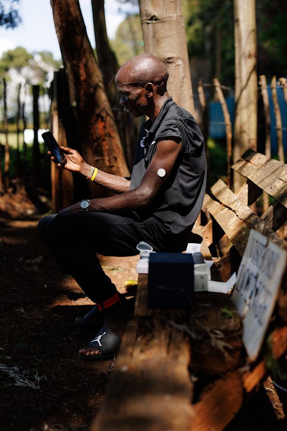 Eliud Kipchoge dans son camp d'entraînement au Kenya.