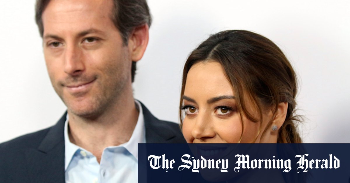 Aubrey Plaza s'ouvre sur la mort du mari pour la première fois, l'appelle «l'océan de l'horreur»