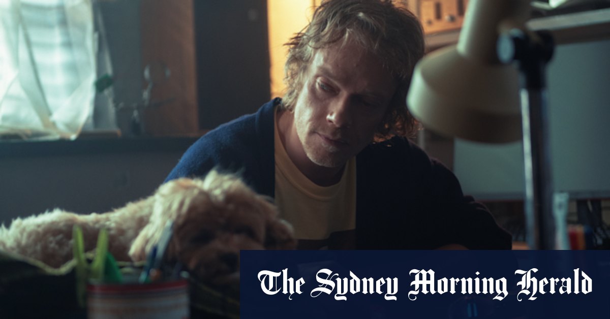 Darkly Comic Crime Drama présente des personnages OTT et une mauvaise perruque