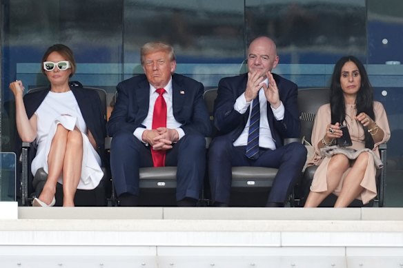 BFFS: Gianni Infantino et Donald Trump avec leurs femmes lors de la finale de la Coupe du monde du Club dans le New Jersey.