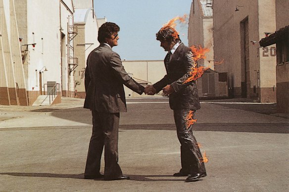 La célèbre reprise de Wish que vous étiez ici avec le cascadeur Ronnie Rondell Jr en feu. Il vient de mourir à l'âge de 88 ans. 