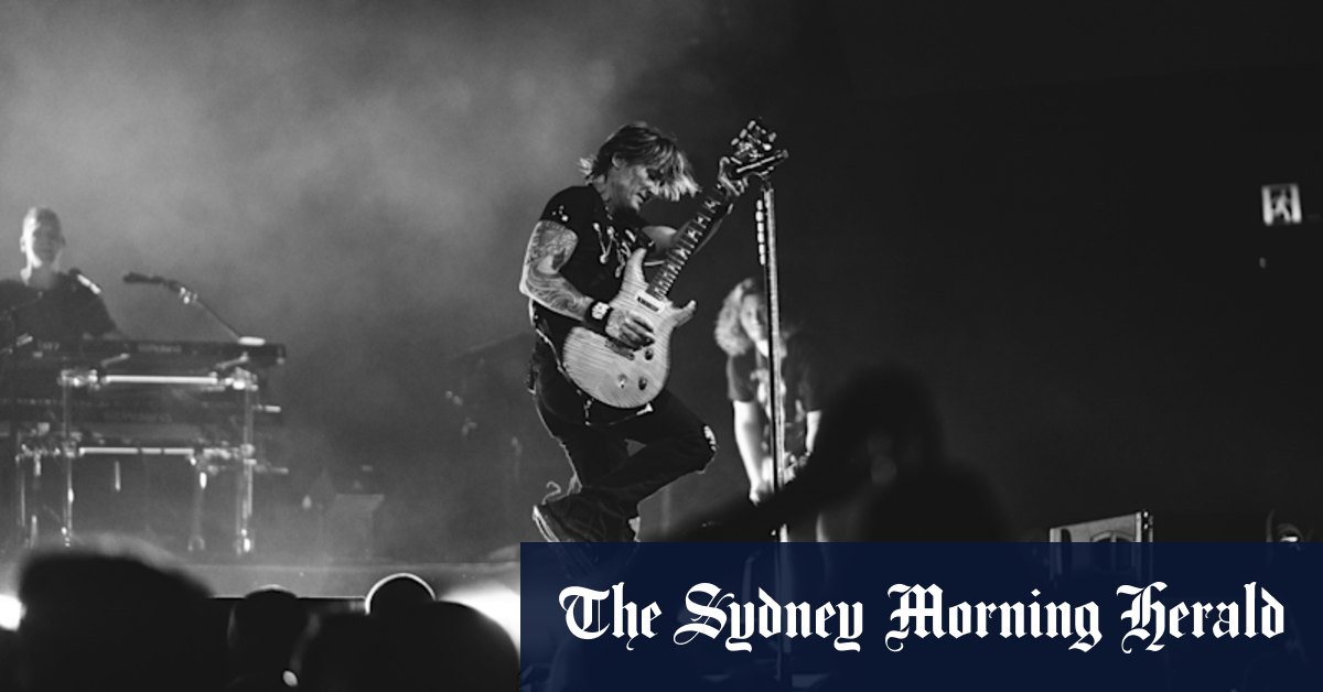 Keith Urban, Indance et Sydney Symphony Orchestra examiné
