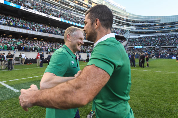 Joe Schmidt et Rob Kearney célèbrent la célèbre victoire sur la Nouvelle-Zélande en 2016.