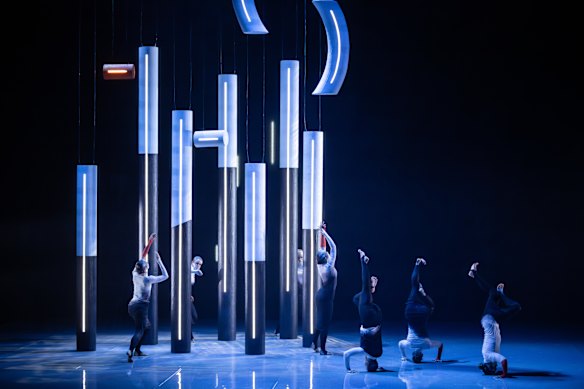   La production de Bangarra Dance Theatre illume.
