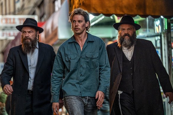 Liev Schreiber (à gauche) et Vincent d'Onofrio jouent des frères gangster juifs orthodoxes.