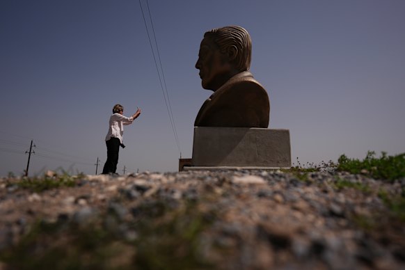 Un grand buste de musc près du hub spatialx.