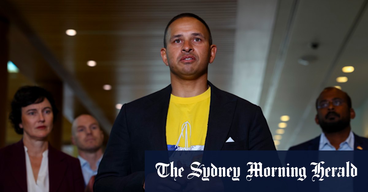 Anthony Albanese soutient le droit de botté de botté 'alors que le joueur de cricket Usman Khawaja met la campagne anti-acquiète à Canberra