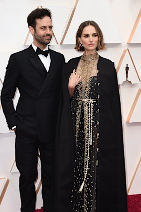 Benjamin Millepied et Natalie Portman arrivent aux Oscars en 2020.