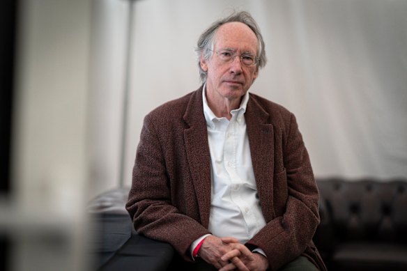 Ian McEwan est aussi engageant que jamais dans son dernier roman.