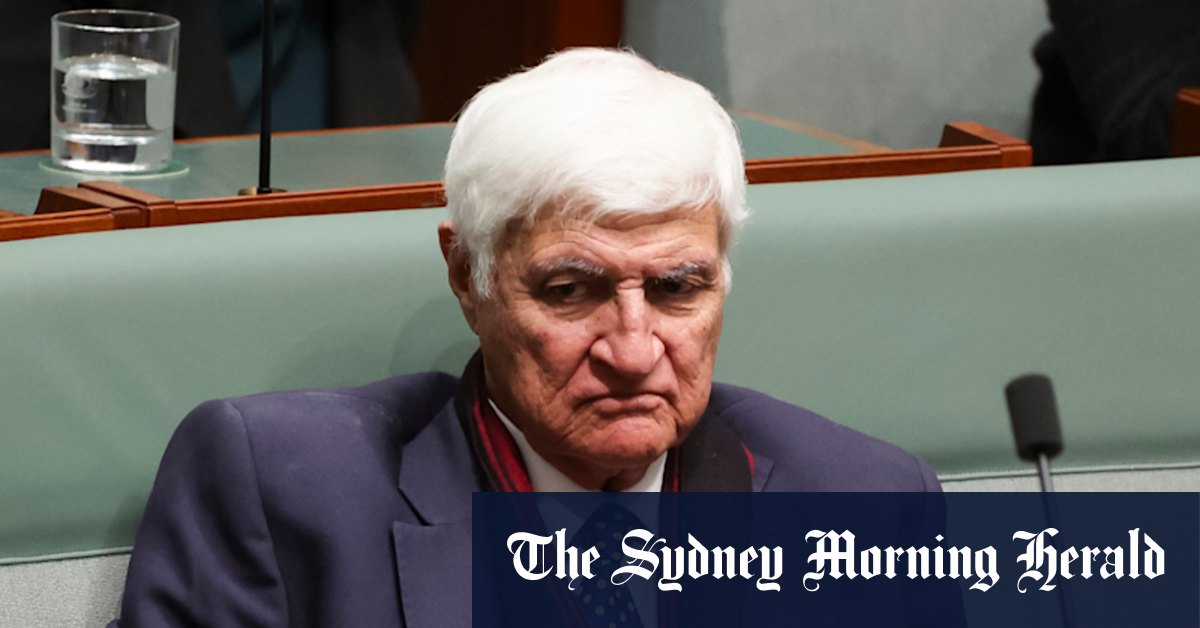 Bob Katter double la menace de frapper neuf journalistes