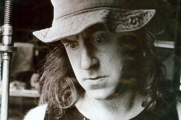 Clarke en tant que Fred Dagg, le fermier et la sauge politique a été lancé en 1971.