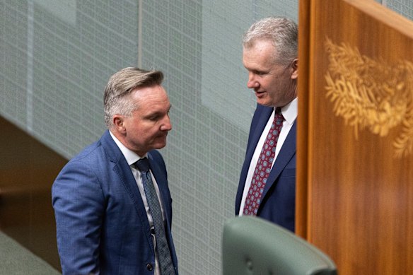 Joueurs puissants: Chris Bowen et Tony Burke.