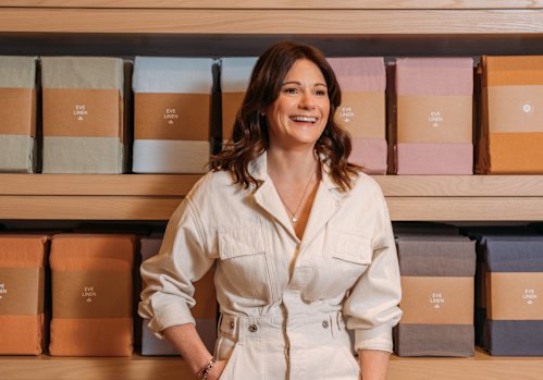 Hayley Worley, fondatrice de Sheet Society, a quitté une carrière rapide pour démarrer son entreprise.