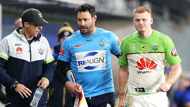 Corey Horsburgh laisse le terrain en larmes lors d'un match contre Parramatta en 2020.