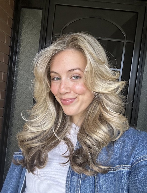 Olivia Vickery débrie avec des amis chaque semaine après avoir regardé l'été, je suis devenu joli.