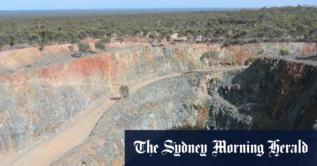AURIC LOCKS dans le camp, le nickel et les droits de l'eau à Wa Gold Mine