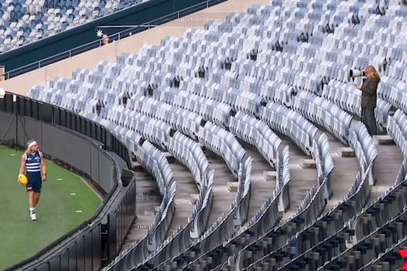 Smith a été impliqué dans une altercation avec la photographe de Geelong Advertiser Alison Wynd.