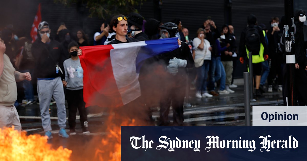 La France se dirige vers la crise politique et économique en descendant dans le chaos