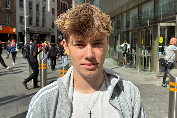 Le fan de la forêt Matt, 18 ans, est optimiste quant à Ange PostoCoglou à la tête de son équipe. 