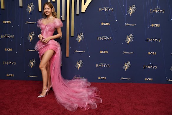 Lisa, resplendissante en rose.