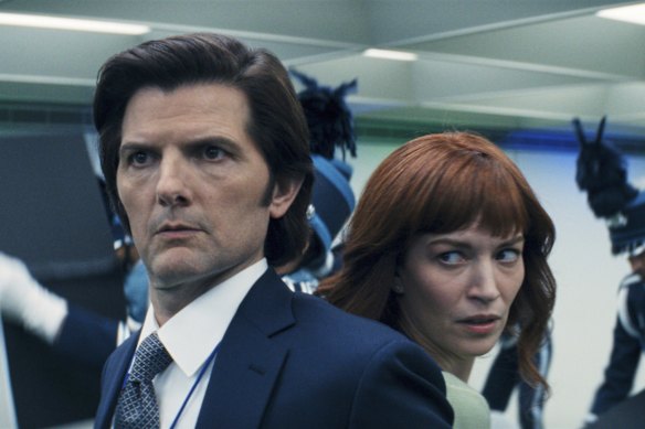 Adam Scott et Britt sont inférieurs à la licenciement.