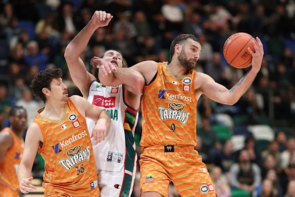 Jack McVeigh est revenu des Rockets de Houston et est une figure clé des plans des Cairns Taipans.