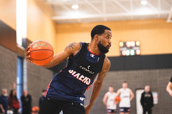 La nouvelle signature d'Adélaïde de Bryce Cotton a stupéfait le NBL avec son déménagement aux 36ers.
