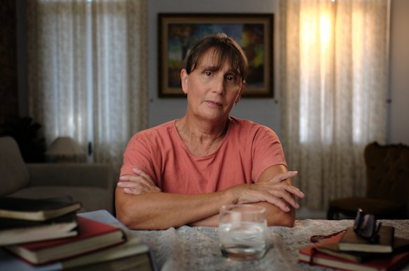 Sandra Bevan, travailleuse des soins du handicap dans le documentaire SBS The People vs Robodebt.