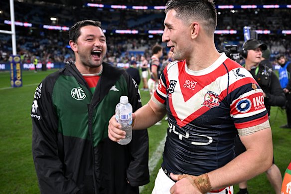 Victor Radley et Brandon Smith après le match de la ronde 27 entre les Roosters et les Rabbitohs.