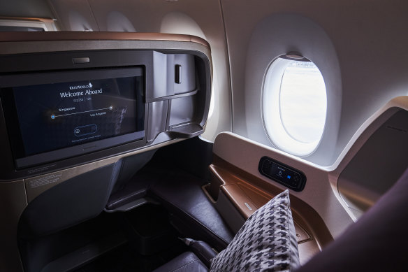 Tenir sa place dans la compétition: un siège de classe affaires de l'Airbus A350-900 de Singapore Airlines.