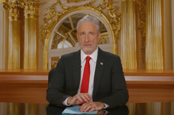 Jon Stewart accueille l'édition Trumpted-up du Daily Show.