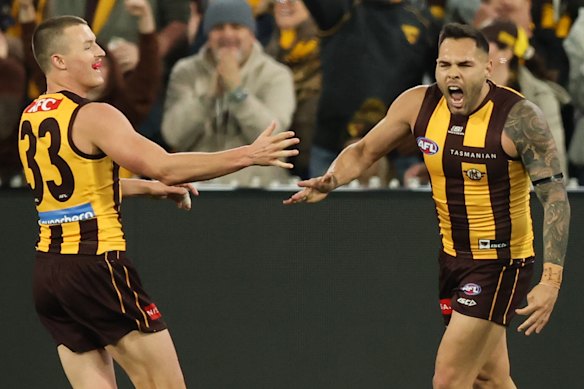 Jarman Impey (à droite) célèbre un objectif révélateur.