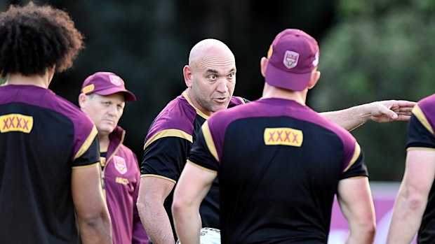 Gorden Tallis offre quelques conseils aux joueurs d'origine du Queensland en 2018.
