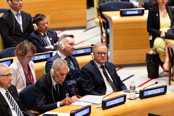 Le ministre du Changement climatique et de l'énergie Chris Bowen et le Premier ministre Anthony Albanese lors de l'événement de haut niveau de l'ONU sur le changement climatique. 
