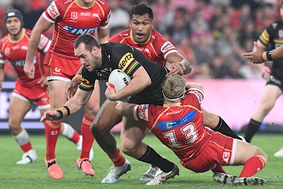 Isaah Yeo fait le travail acharné plus tôt cette année.