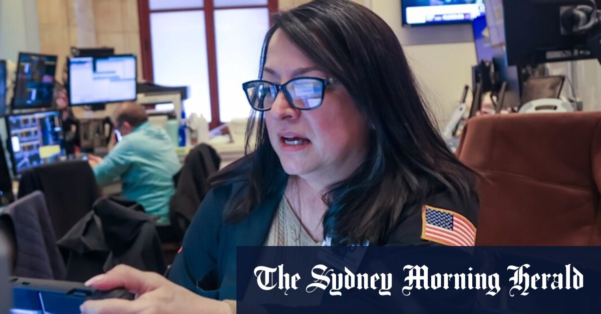 Wall Street parcourt l'eau, ASX se plongeant vers le haut; Or au record