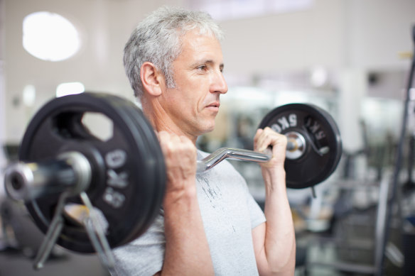 Qu'il s'agisse de marcher, d'haltérophilie ou de s'entraîner, l'exercice régulier est bénéfique pour la santé à long terme de votre foie.
