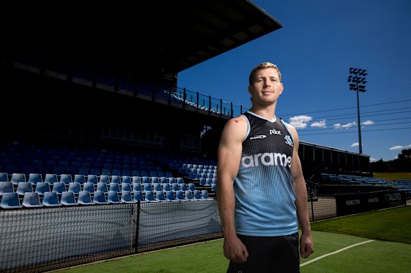 Assumer la charge : l'ironman des Sharks Blayke Brailey.