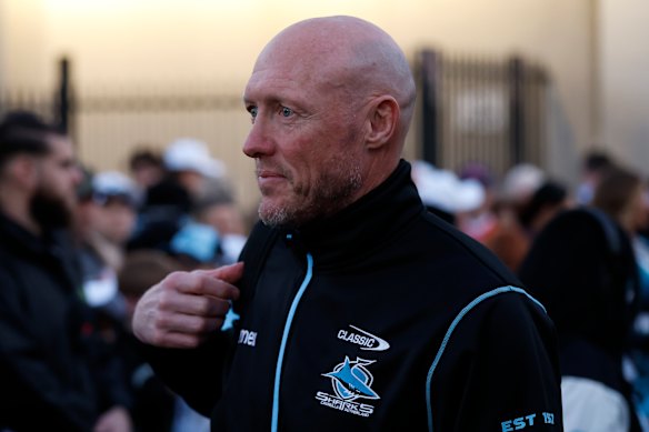 L'entraîneur des Sharks Craig Fitzgibbon se prépare à un voyage à Canberra.