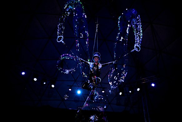 The Flying Bubble Show au Sydney Fringe Festival.