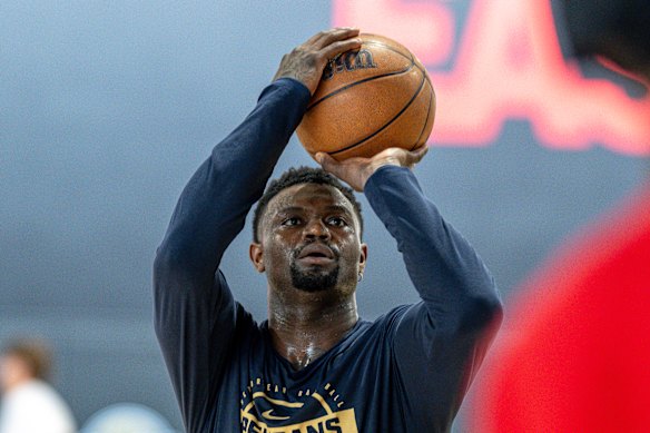 Zion Williamson travaille dur pendant la formation mercredi