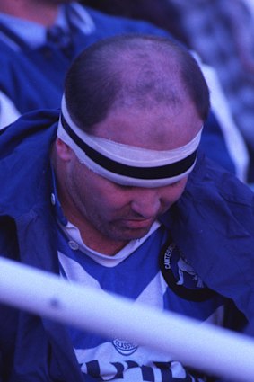 Un découragé Martin Bella après avoir été banc lors de la grande finale de 1994.
