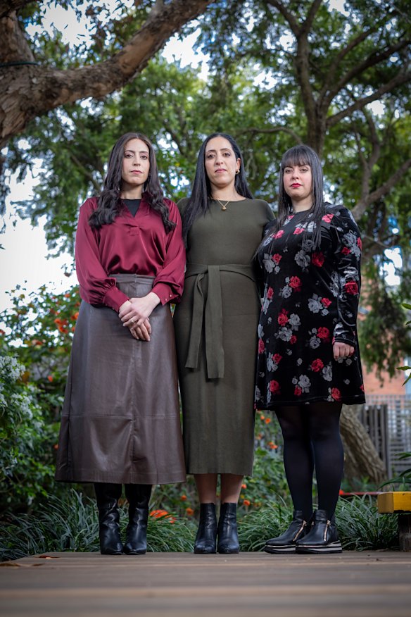 Nicole Meyer, Ellie Sapeur et Dassi Erlich. L'histoire des sœurs est celle de l'endurance - et de l'unité. 