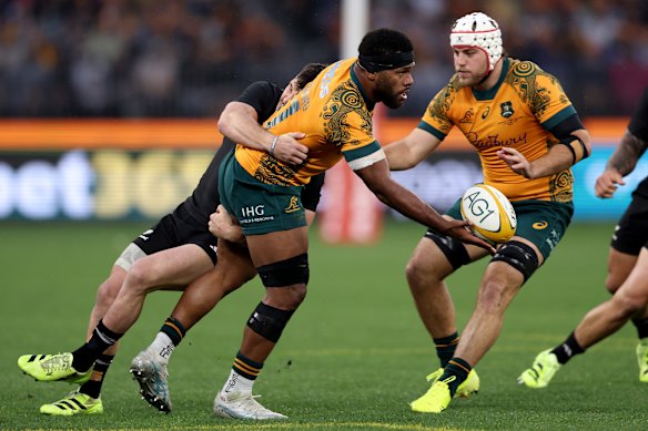 Filipo Daugunu décharge la balle.