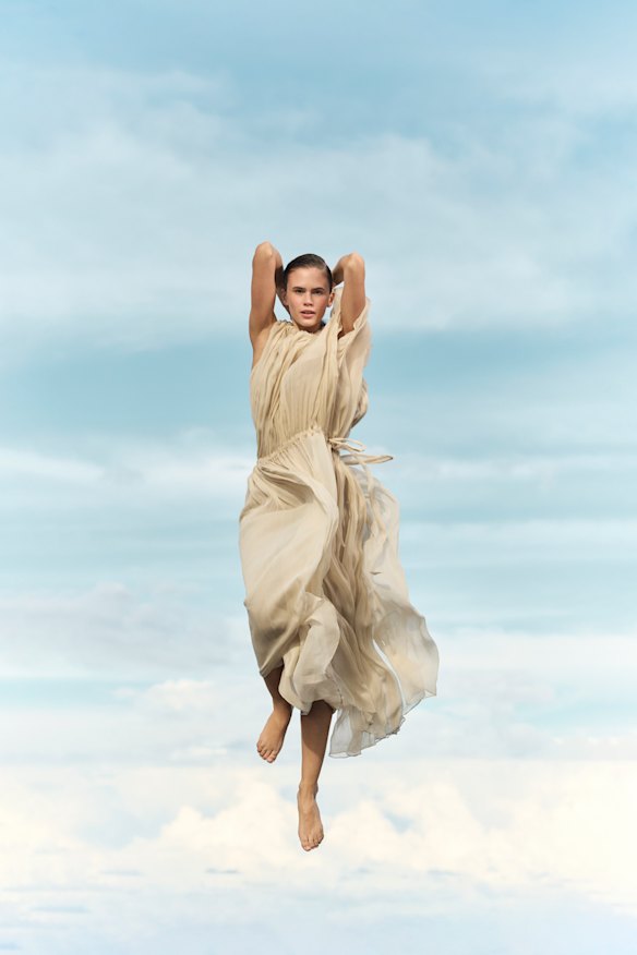 Robe Lee Mathews «Liana», 1399 $.