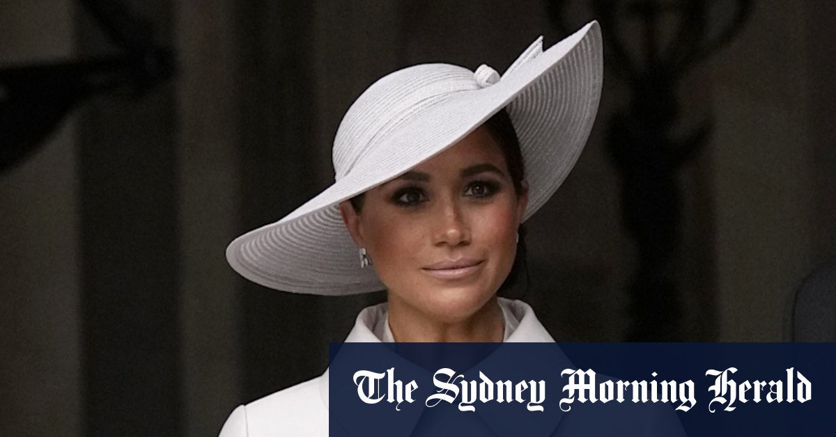 Meghan Markle étourdie au spectacle de Balenciaga avec Lauren Sanchez et Anne Hathaway