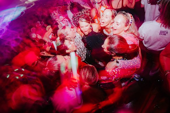 Disco Club fondé par Sarah Wills et Lise Carlaw s'est révélé populaire auprès des femmes qui veulent juste danser.