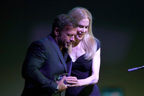 Sheridan et Kidman sur scène lors de la collecte de fonds le week-end.
